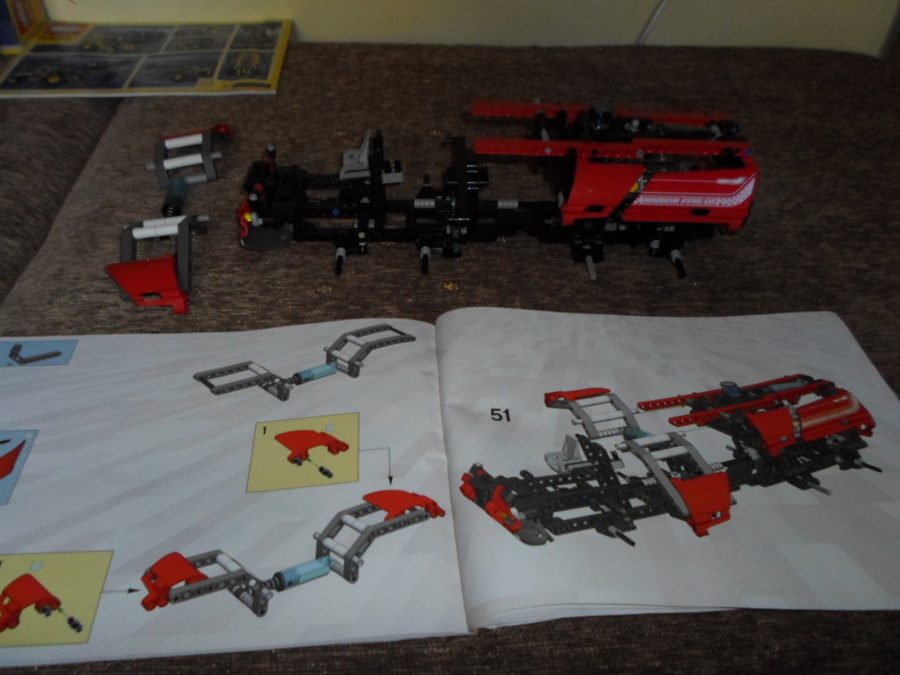 8454 Technic Mentőkamion