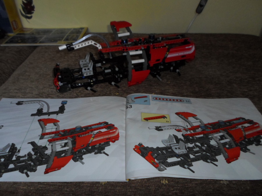 8454 Technic Mentőkamion