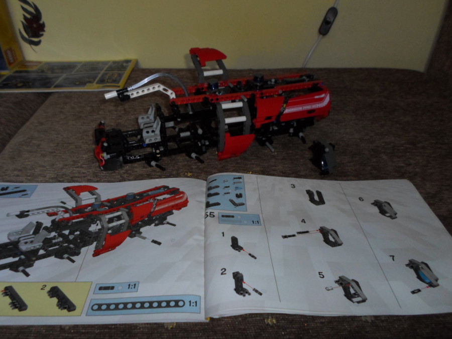 8454 Technic Mentőkamion