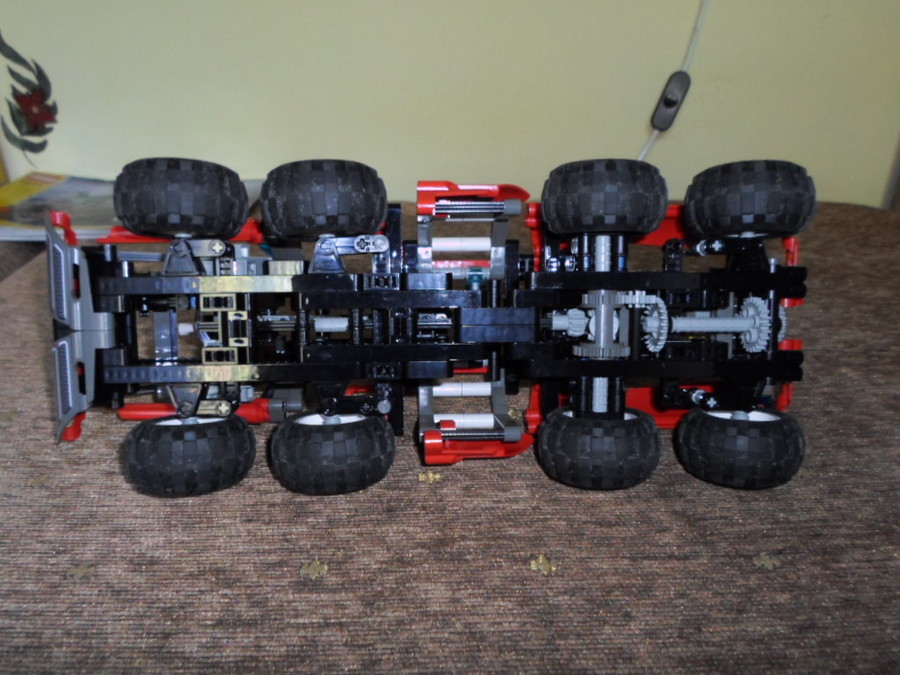 8454 Technic Mentőkamion
