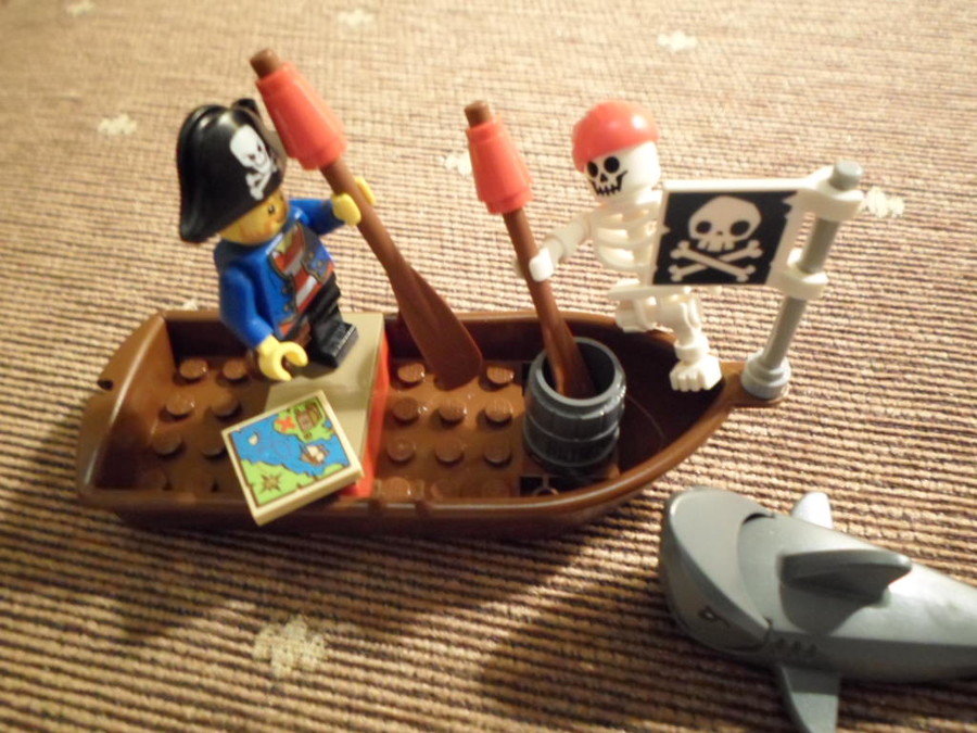 10679 Pirate Treasure Hunt