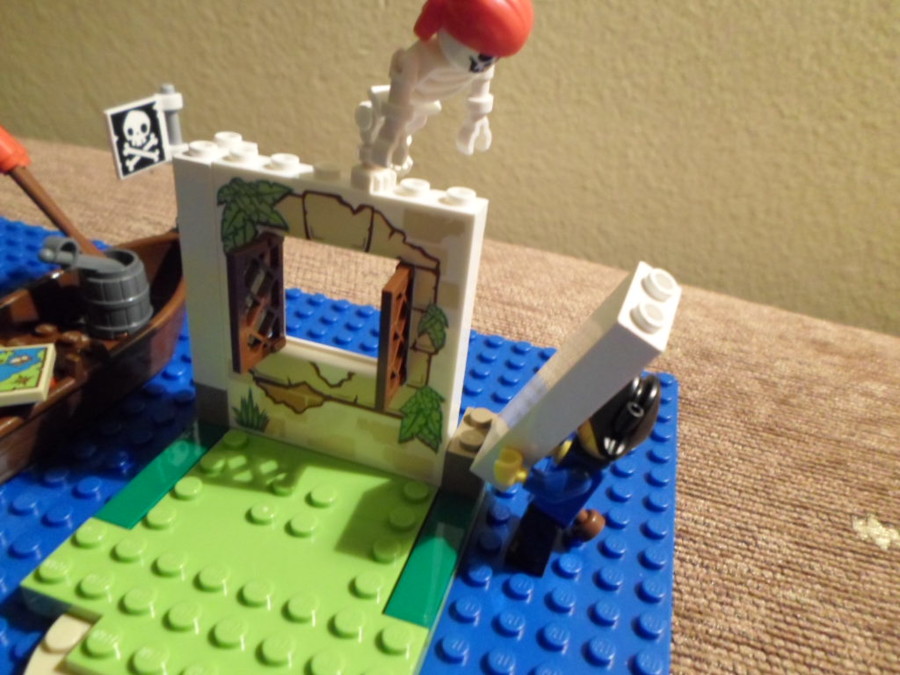 10679 Pirate Treasure Hunt