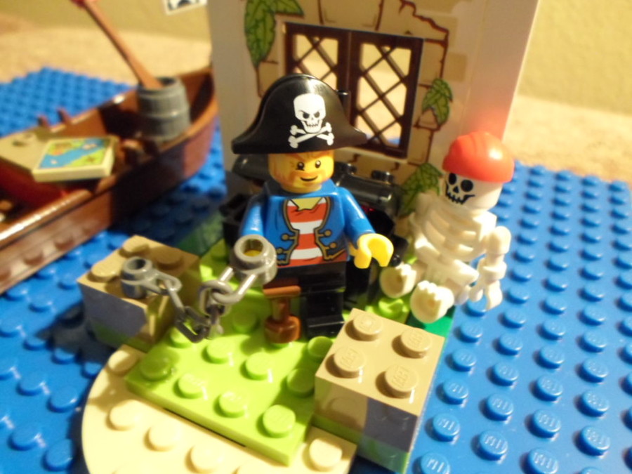 10679 Pirate Treasure Hunt