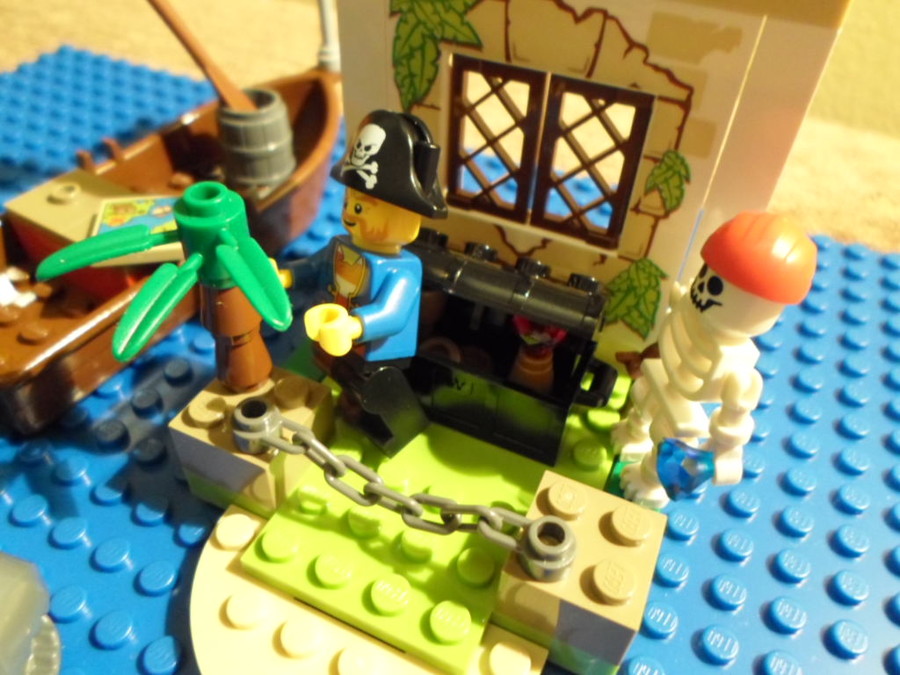 10679 Pirate Treasure Hunt