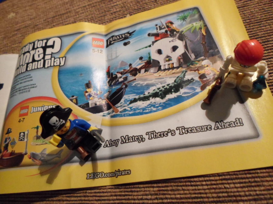 10679 Pirate Treasure Hunt