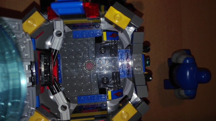 Darkseid óriás robotja