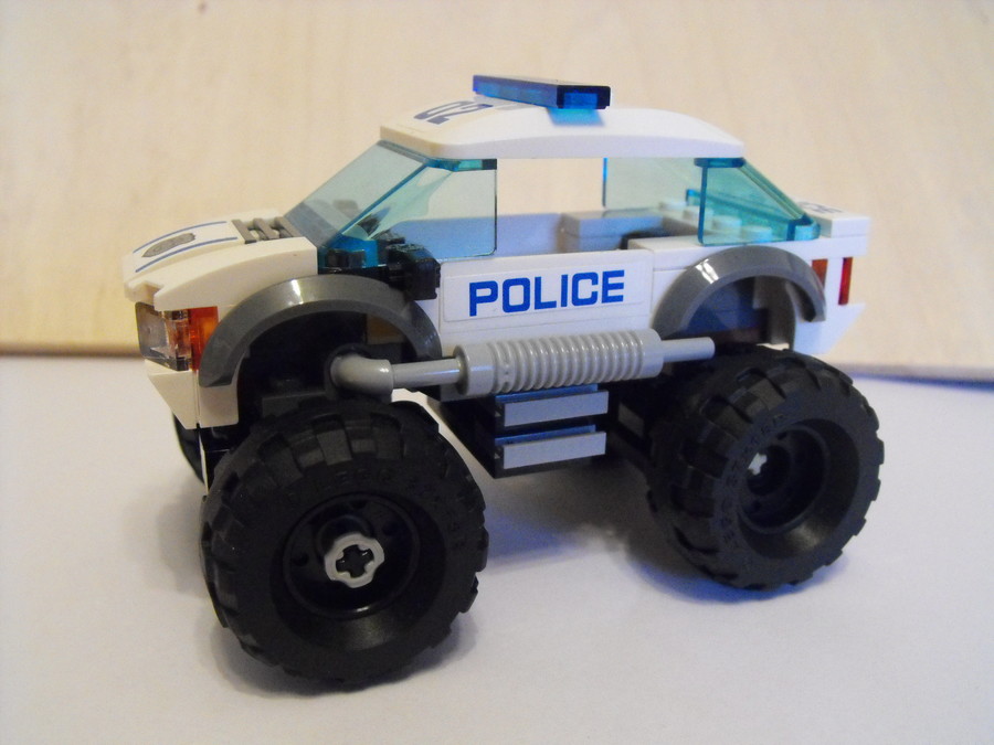 Monster truck rendőrautó