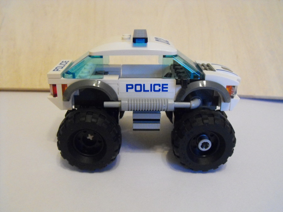 Monster truck rendőrautó