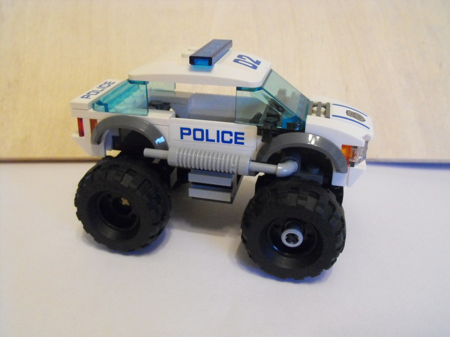 Monster truck rendőrautó