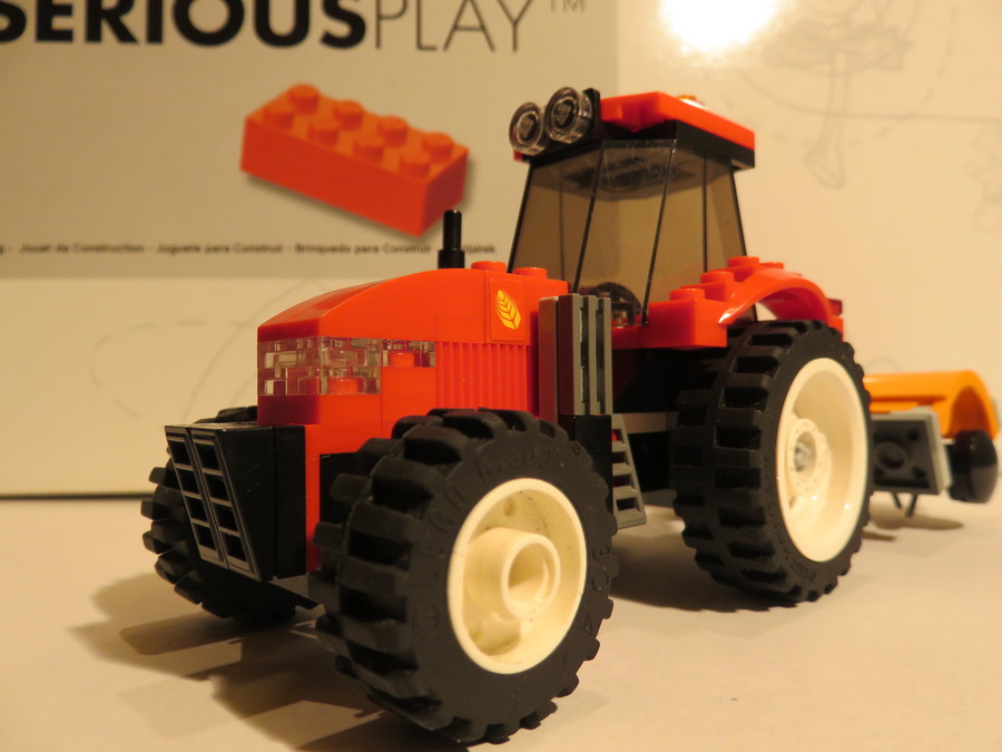 Traktor talajmaróval