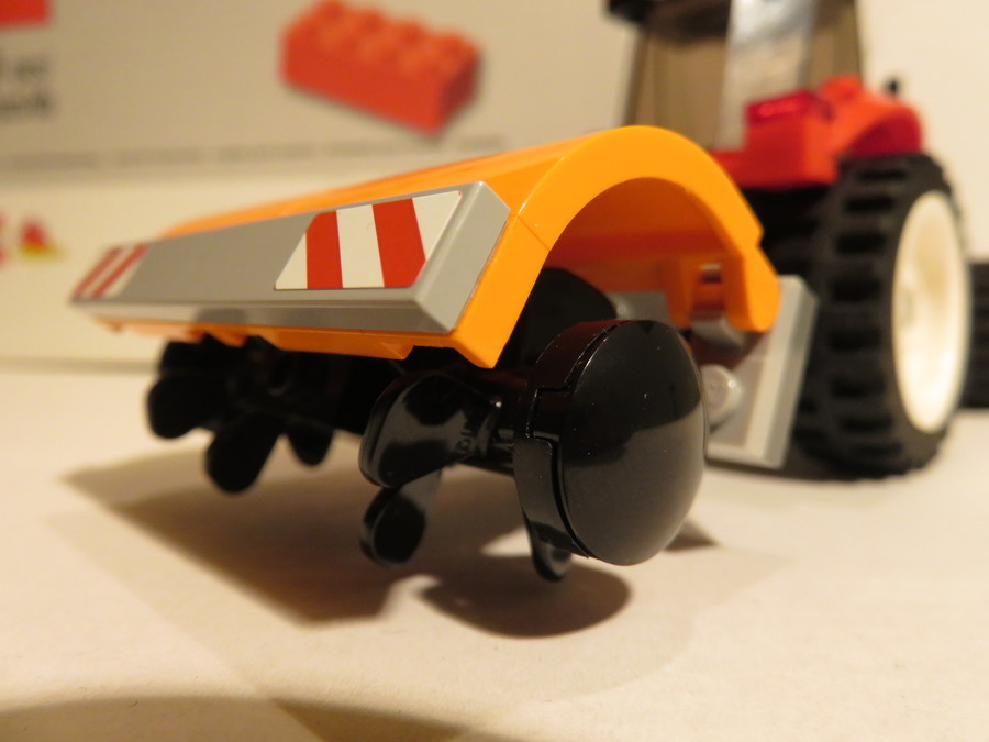 Traktor talajmaróval