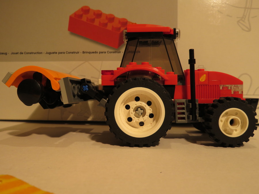 Traktor talajmaróval