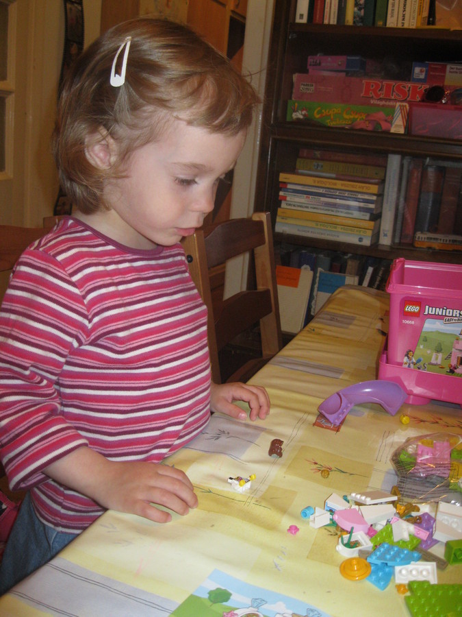 Emma -> LEGO Juniors