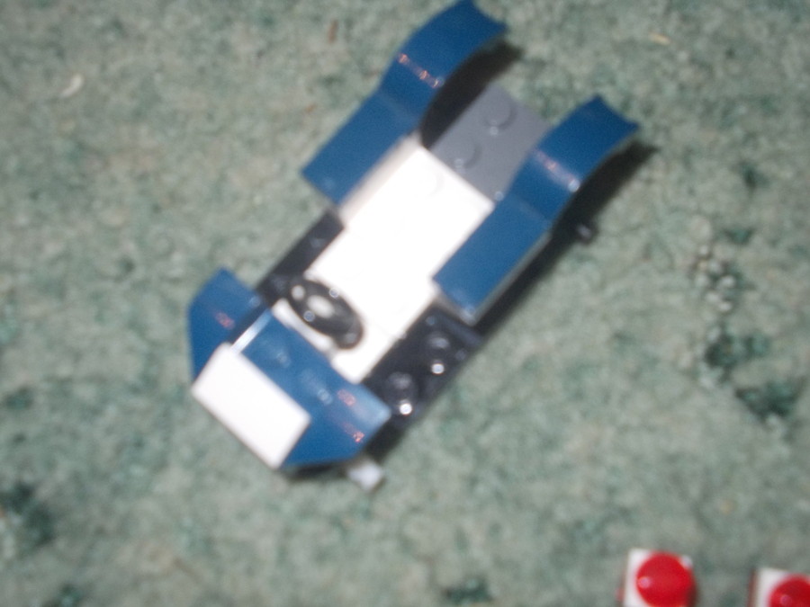 Fél automata rendőr járgány