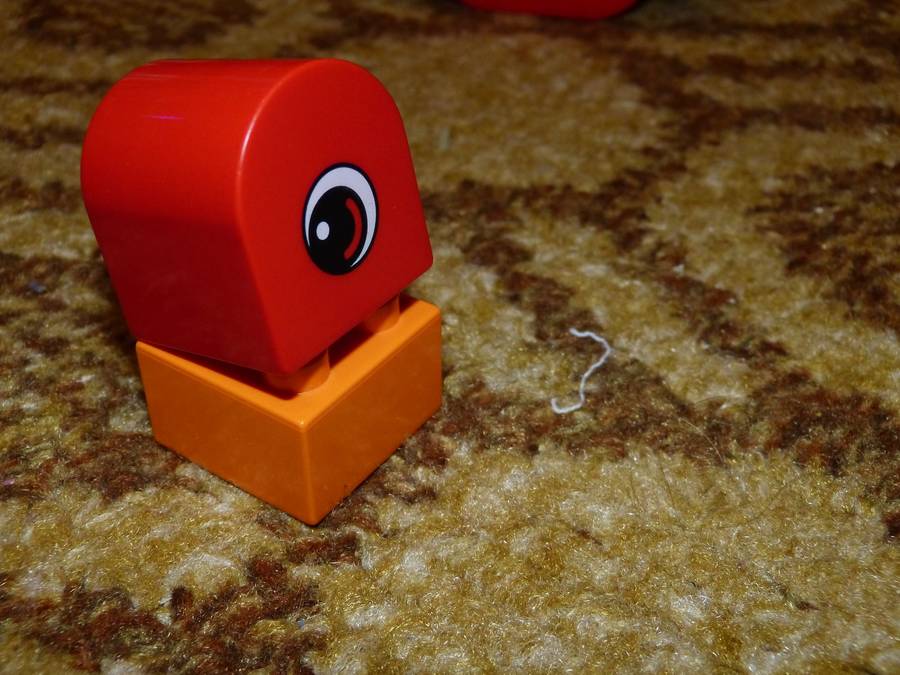 Emmet a Duplo szörnyek társaságában