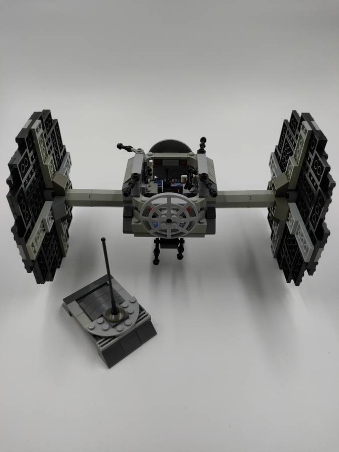 Tie fighter