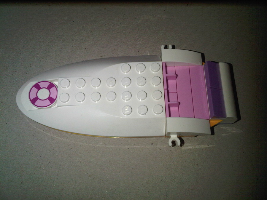 Olivia motorcsónakja