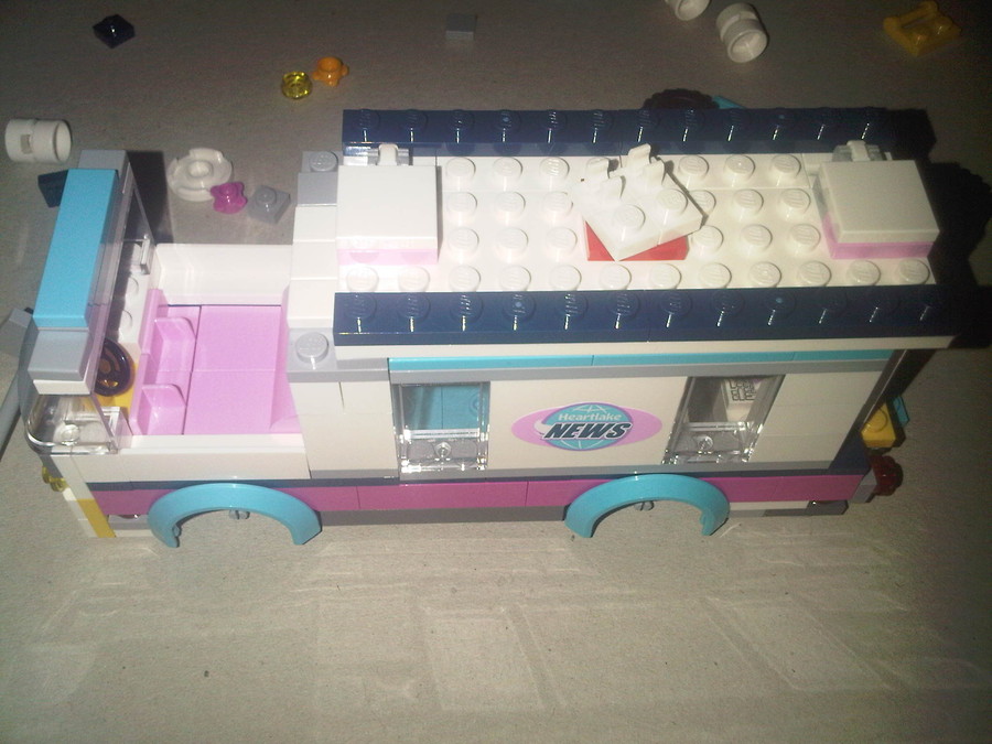 Friends, Heartlake hírközvetítő autó
