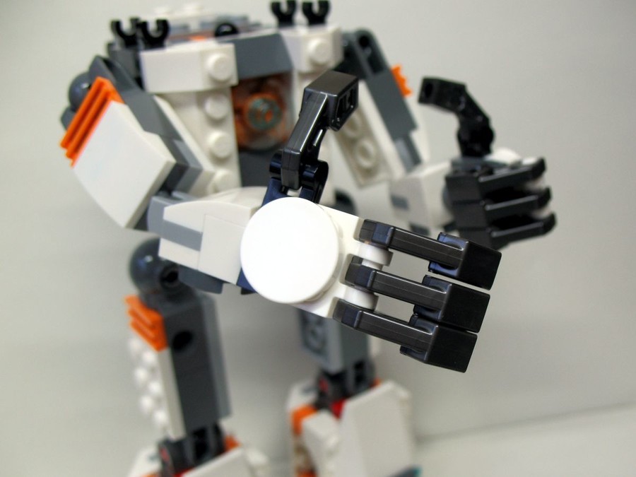 31034 – Future Flyer – Én, a robot