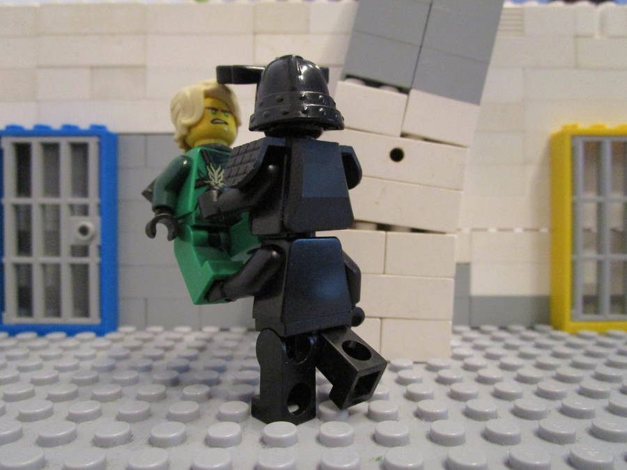 Lloyd vs Garmadon