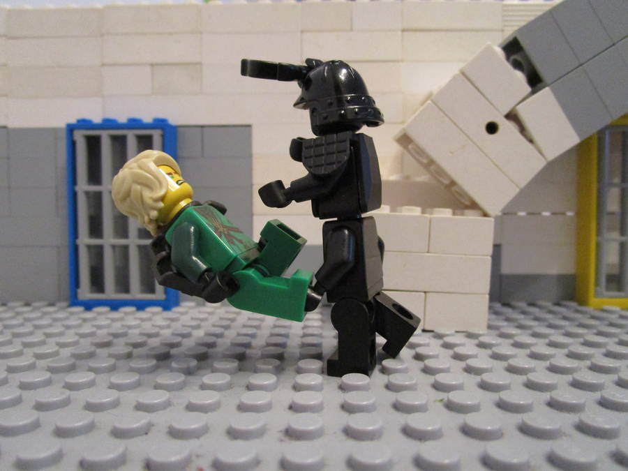 Lloyd vs Garmadon