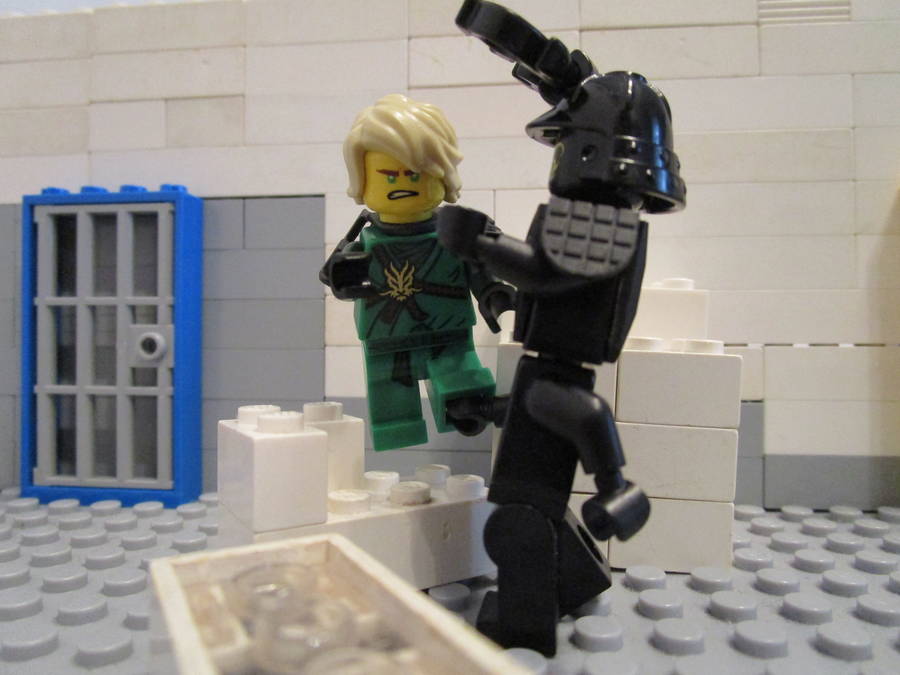 Lloyd vs Garmadon