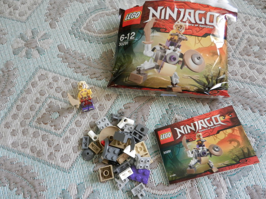 Ninjago Sleven és a harci robotja
