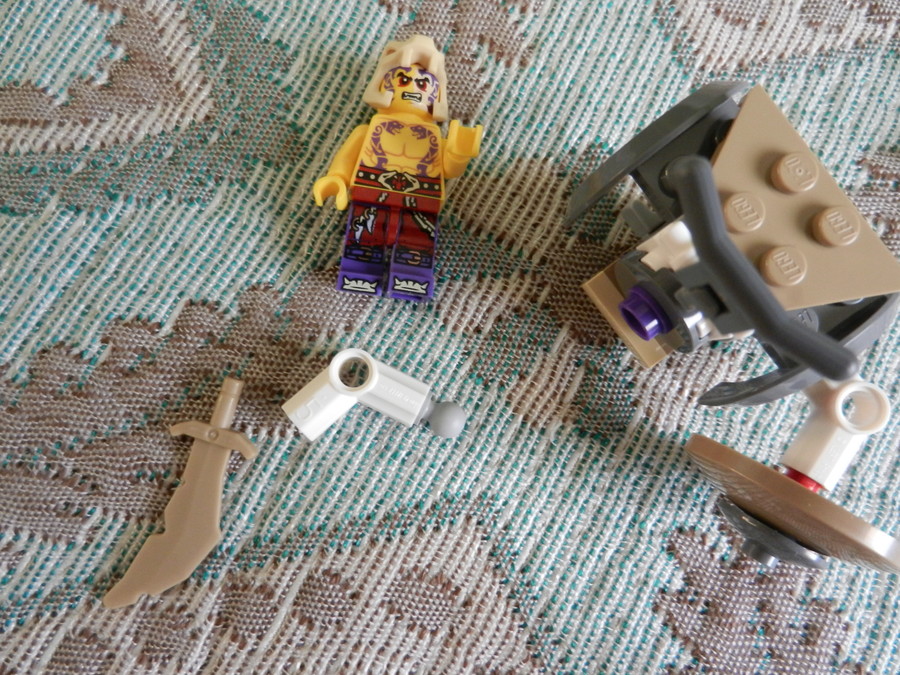 Ninjago Sleven és a harci robotja