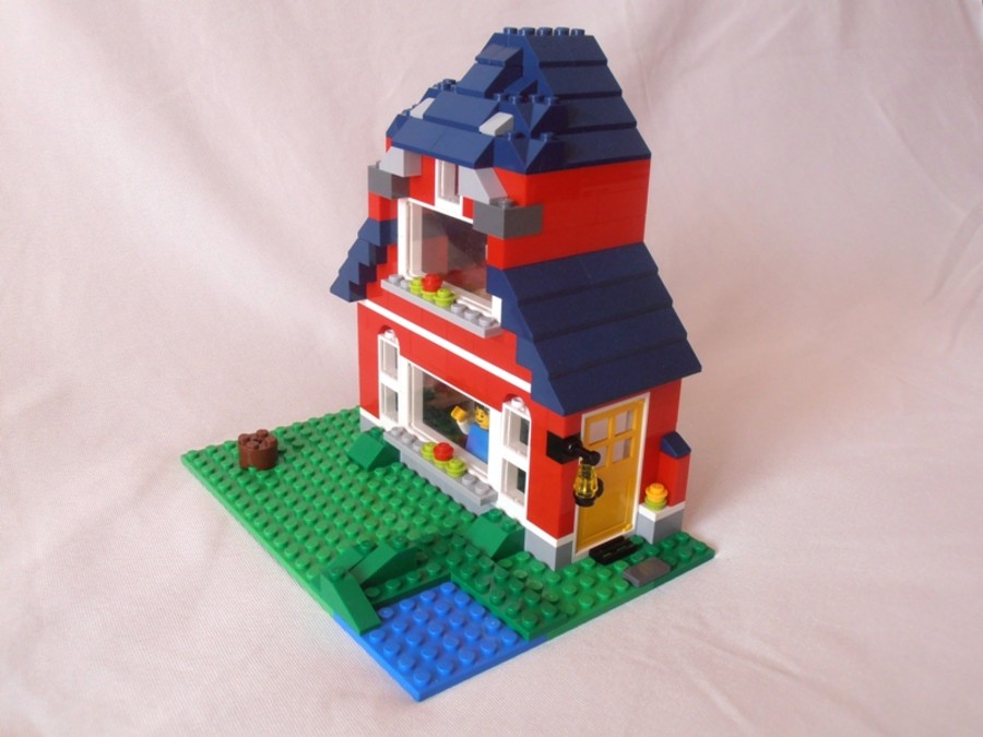 31009 Dollhouse Style