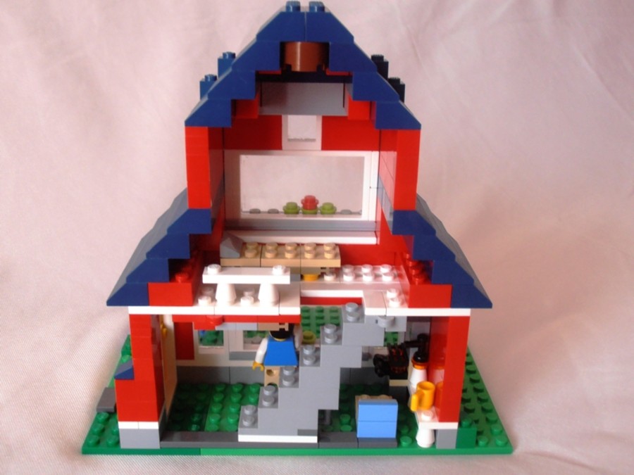 31009 Dollhouse Style