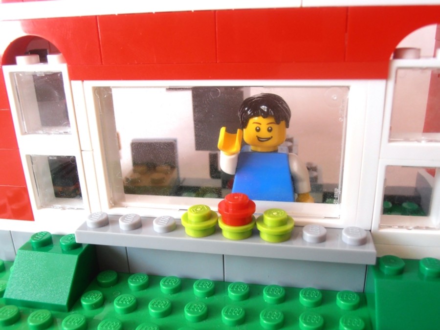 31009 Dollhouse Style