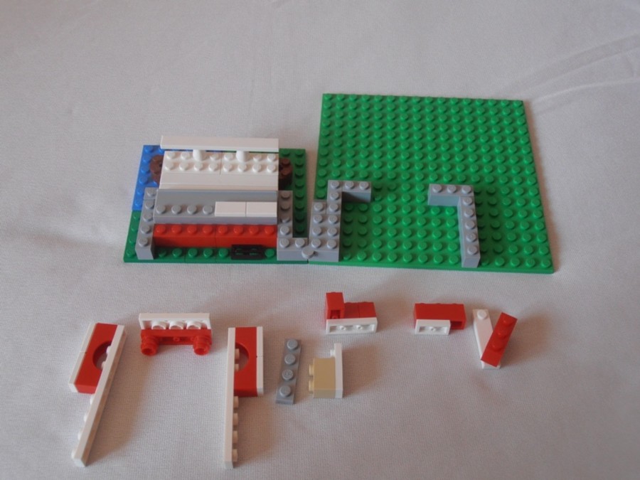 31009 Terrace House