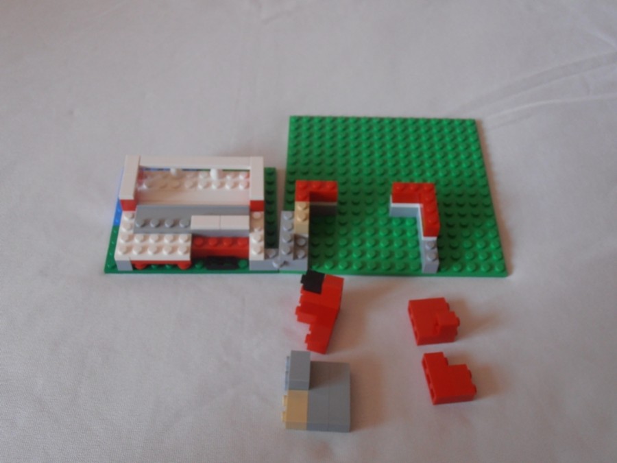 31009 Terrace House