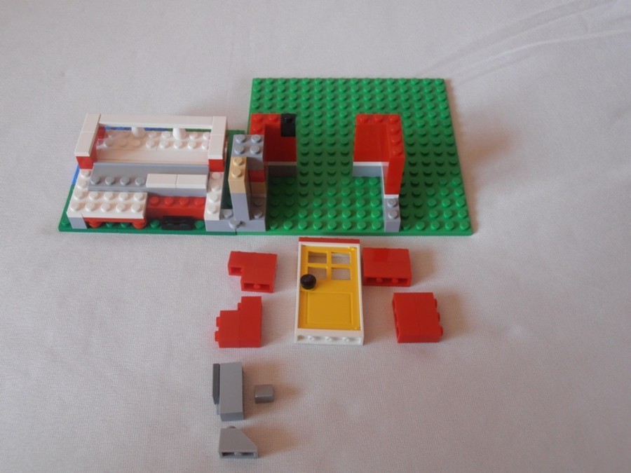 31009 Terrace House