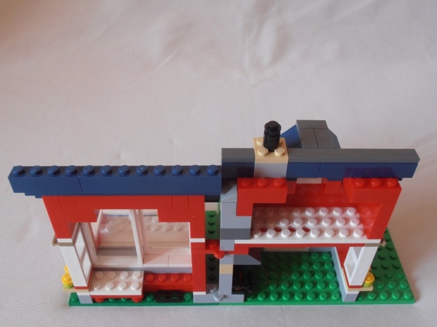 31009 Terrace House