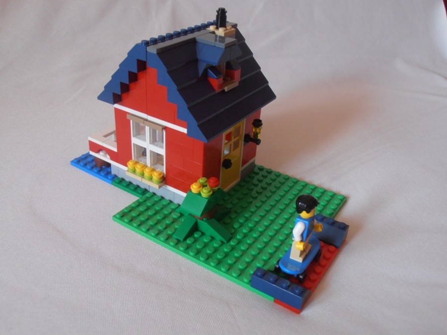 31009 Terrace House
