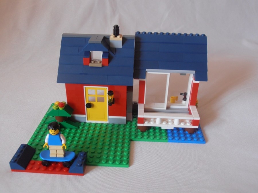 31009 Terrace House