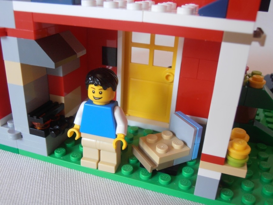 31009 Terrace House