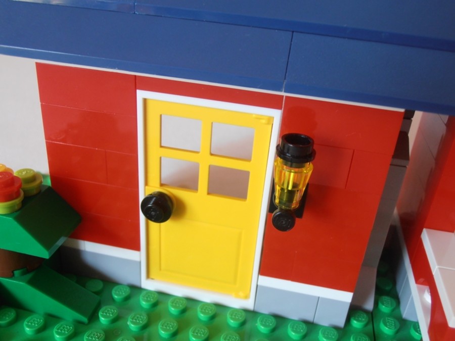 31009 Terrace House