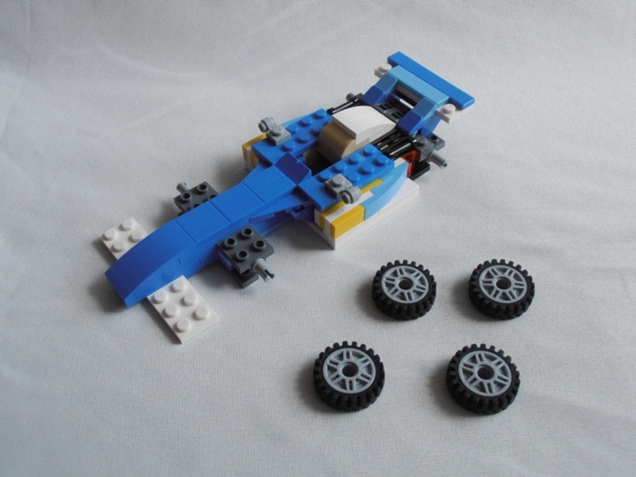 6913 F1 Car