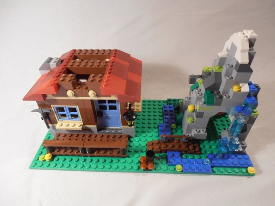 31025 Mountain Hut