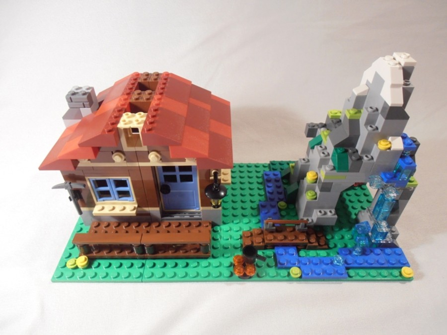 31025 Mountain Hut