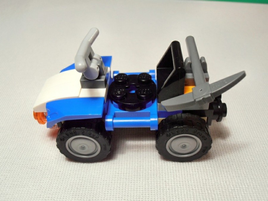 31025 Mountain Hut 3