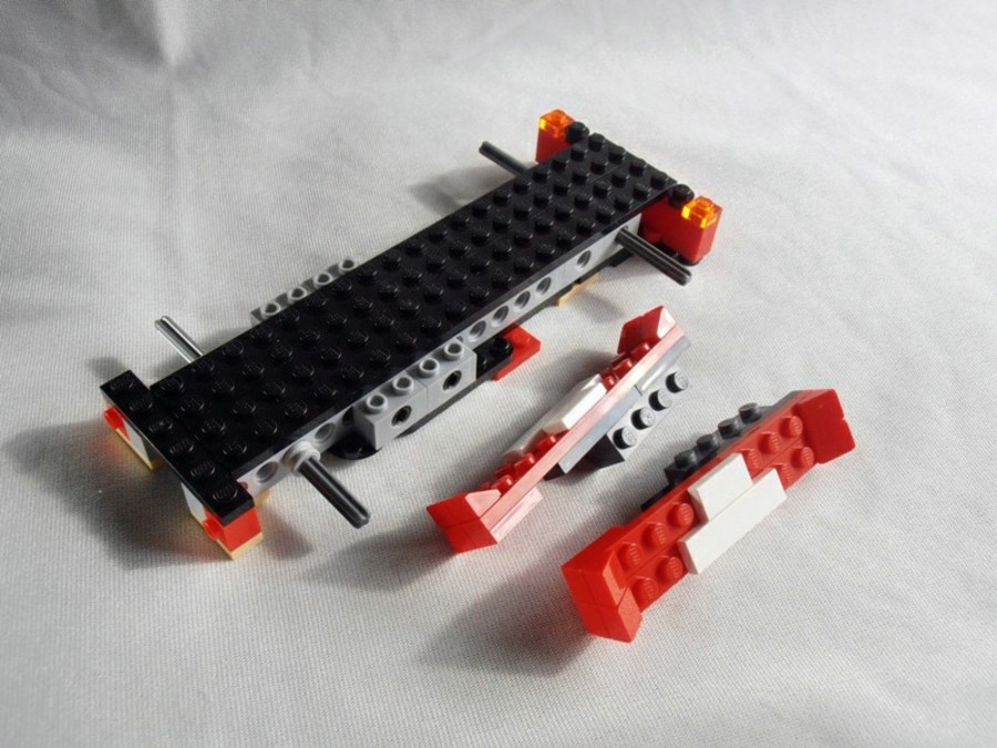 31024 Roaring Race Truck