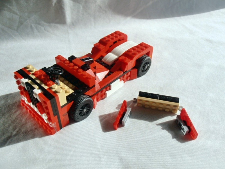 31024 Roaring Race Truck