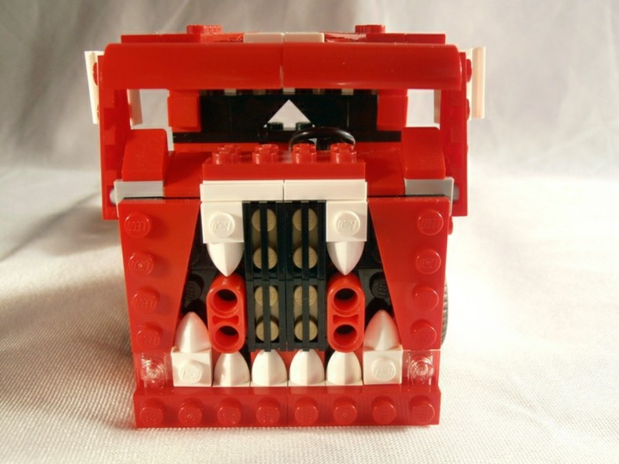 31024 Roaring Race Truck