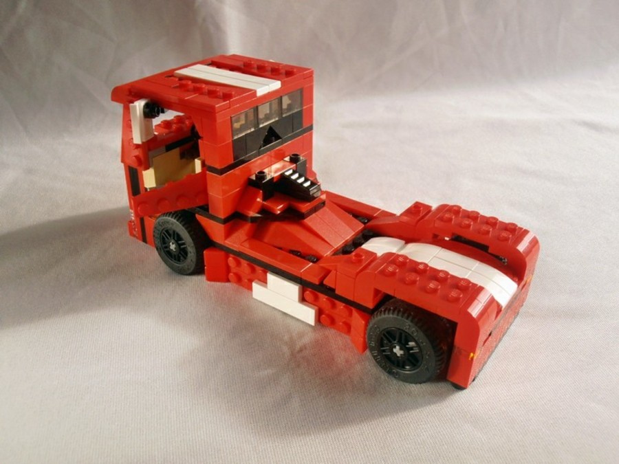31024 Roaring Race Truck