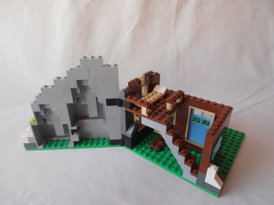 31025 Another Mountain Hut