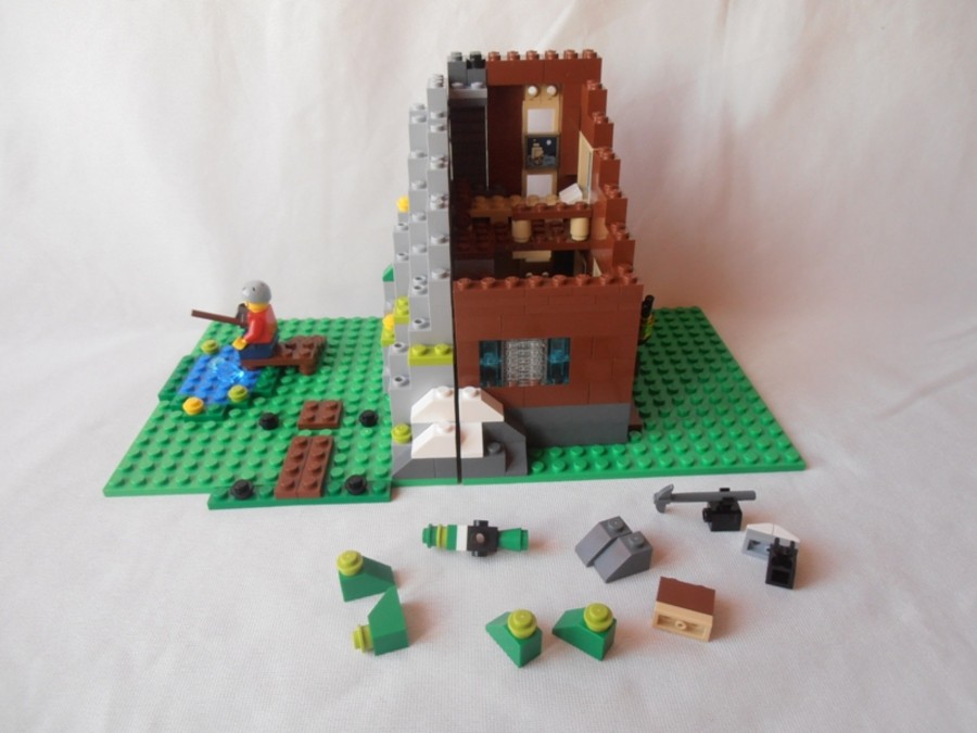 31025 Another Mountain Hut