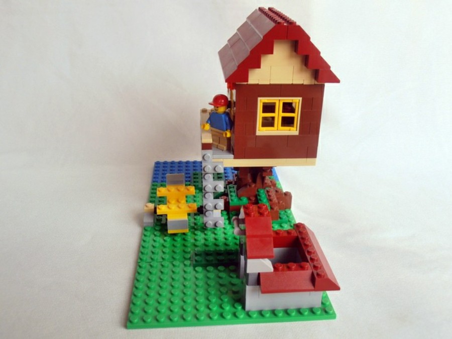 5766 Tree House